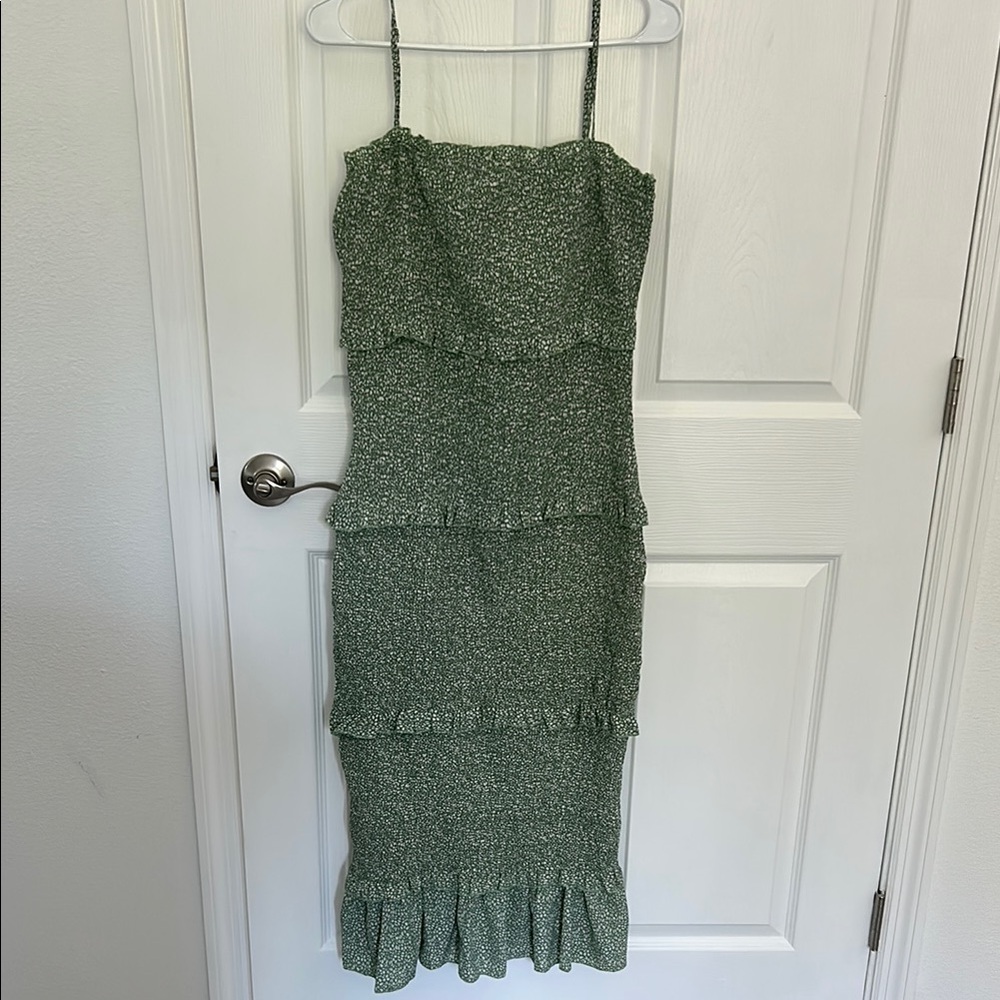 Green Sleeveless Dress